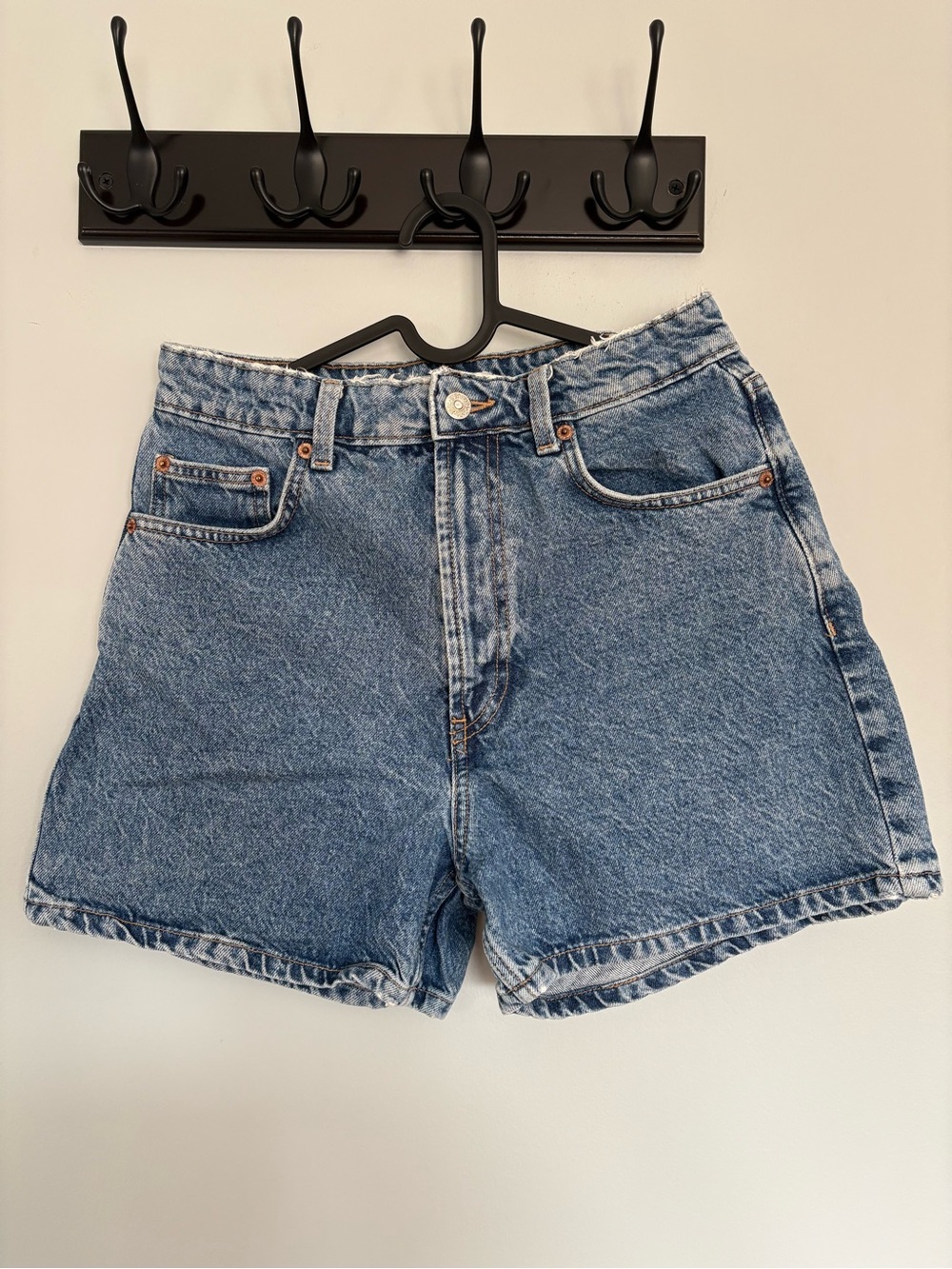 Zara 90’s Vintage-Inspired Denim Shorts